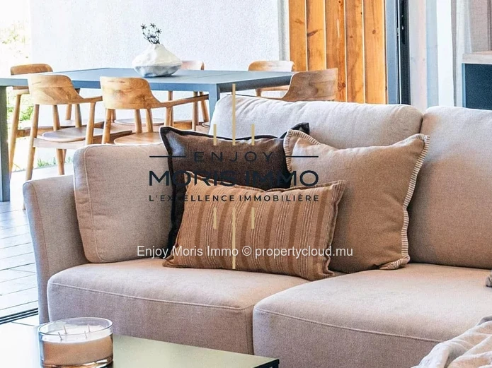 Apartment overlooking the lagoon and wild islands