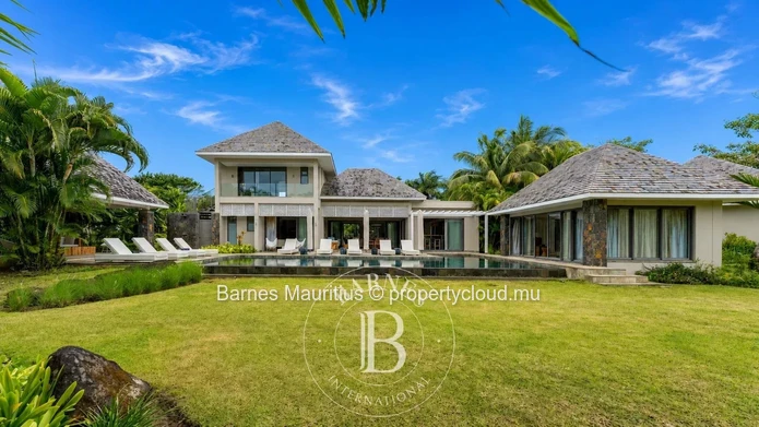ANAHITA GOLF RESORT - Luxury 4-Bedroom Villa