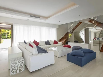 7 Bedroom Villa