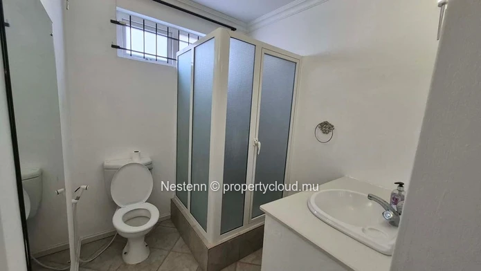 Spacious 5-Bedroom Private House for Rent in Flic en Flac – Just 3 Minutes from the Beach