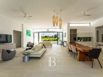 4 Bedroom Villa