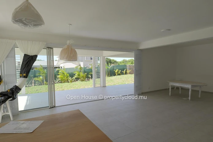 Furnished villa for rent in Forbach, 320m², 5 bedrooms, private pool, accessible to foreigners, rental with or withou...