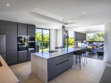 5 Bedroom Villa