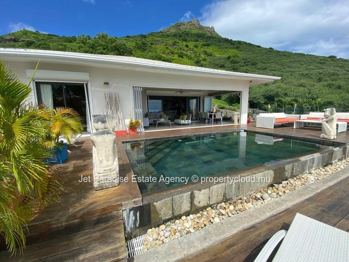 Luxurious RES Villa in Tamarin with Private Pool, Sea and Mountain Views - 320m² Living Area - 650m² Land - Fully Fur...