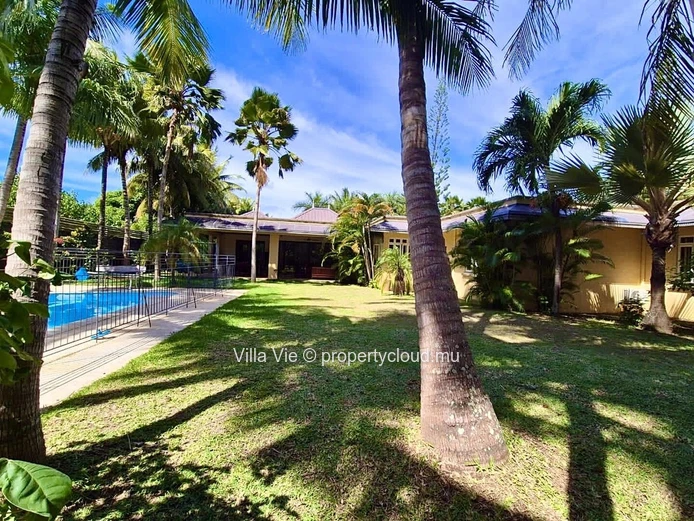 Bain Boeuf - Grande maison de 4 chambres avec piscine et jardin