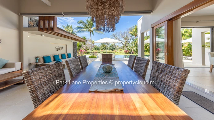 Villa de 4 Chambres à Vendre à Anahita Resort avec Piscine Privée et Jardin Paysager