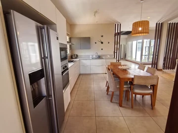 4 Bedroom Villa