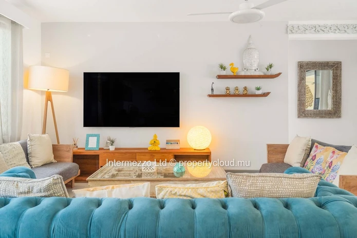 Élégante Villa avec Piscine, Jardin et Terrasse Couverte à Pereybere – Résidence Privée Sécurisée (RES)