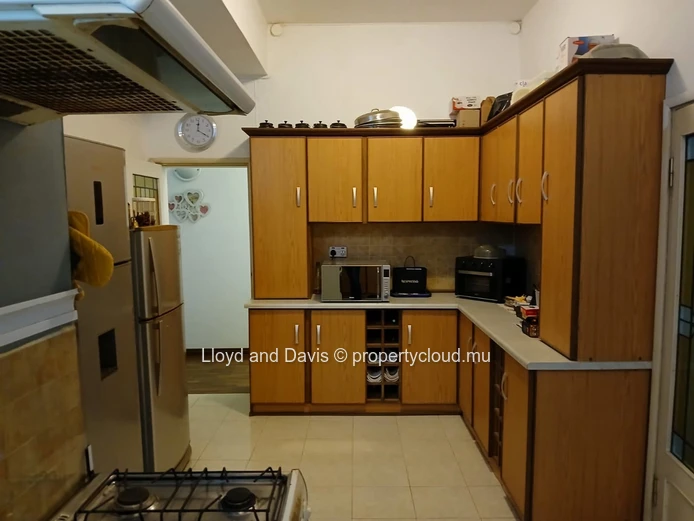 Versatile Residential Estate with Main House & Independent Cottage