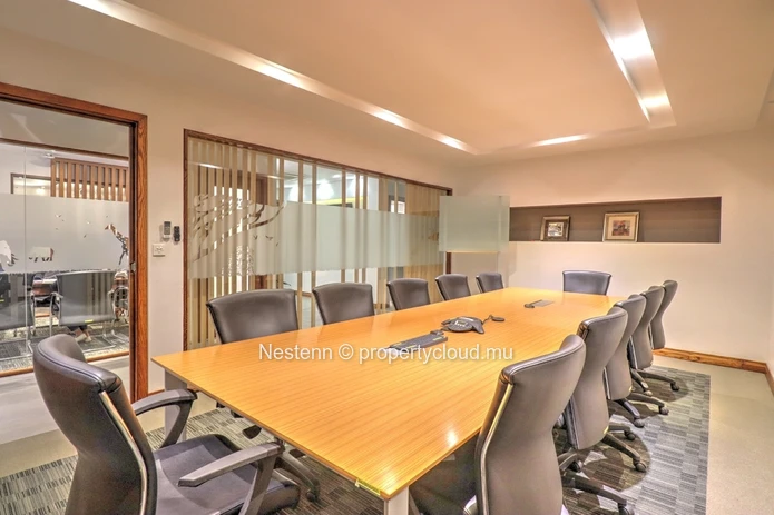 Bureaux meublés de 20 m² avec climatisation, parking et salles de réunion