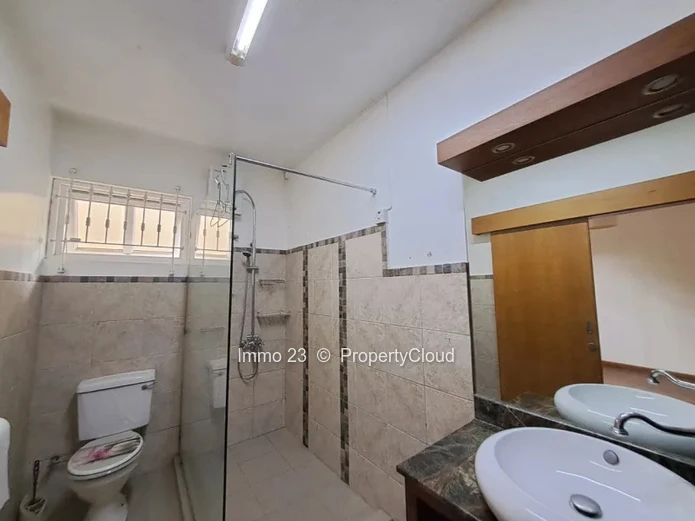 House / Villa - 5 bedrooms - Curepipe - Ref. MA99685VE