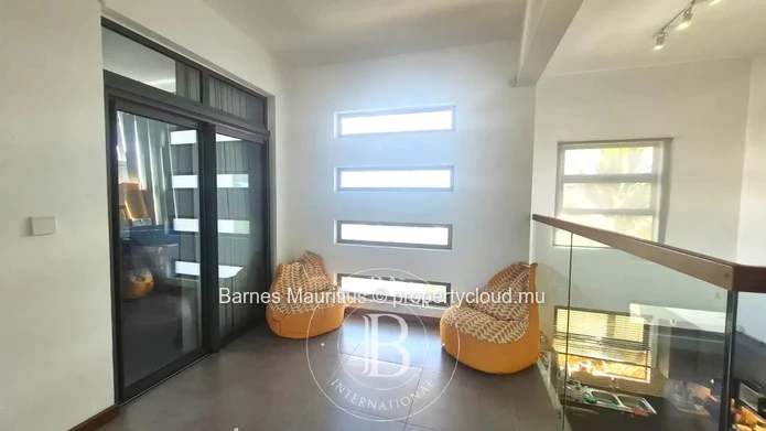GRAND BAIE – Villa moderne et spacieuse avec piscine – 3 chambres