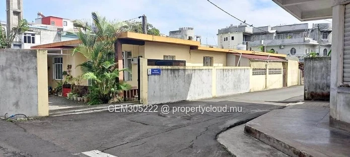 Maison 5 Chambres à Vendre à Rose Hill – Excellente Opportunité à Prix Attractif