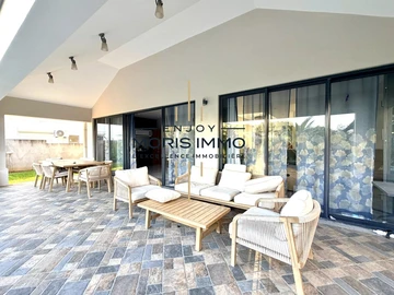 4 Bedroom Villa