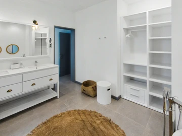 4 Bedroom Apartment