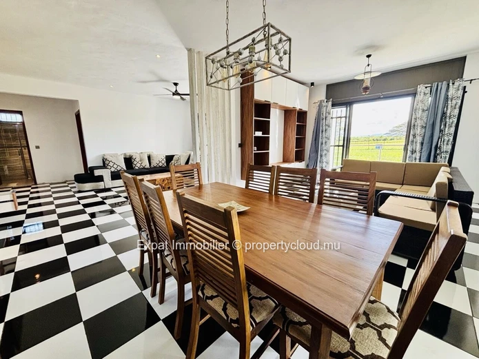 3-Bedroom Flat Overlooking The Garden And Swimming Pool – Near Azuri