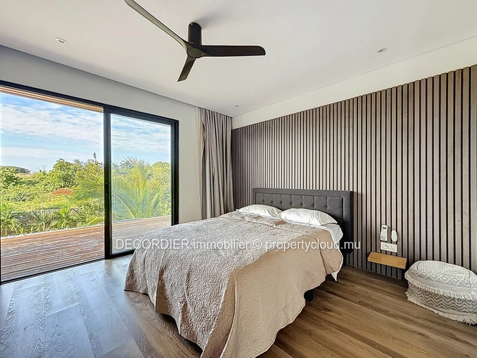 Stunning contemporary home in Calodyne, walking distance to the Sea