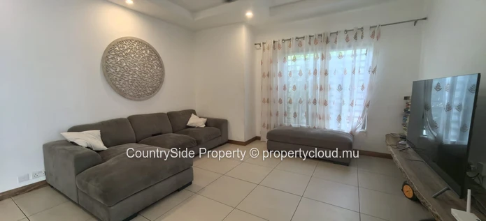 Modern 3-Bedroom Villa with Pool & Bali-Style Retreat in Pointe aux Piments