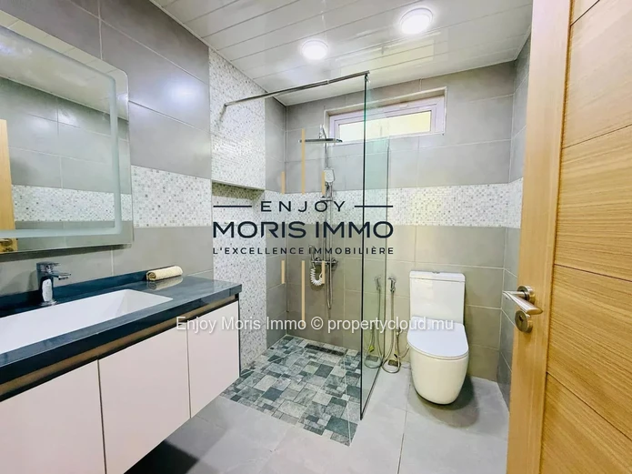 3-Bedroom Furnished Apartment for Rent in Calodyne – Mauritius | Shared Pool | Walking Distance to the Beach