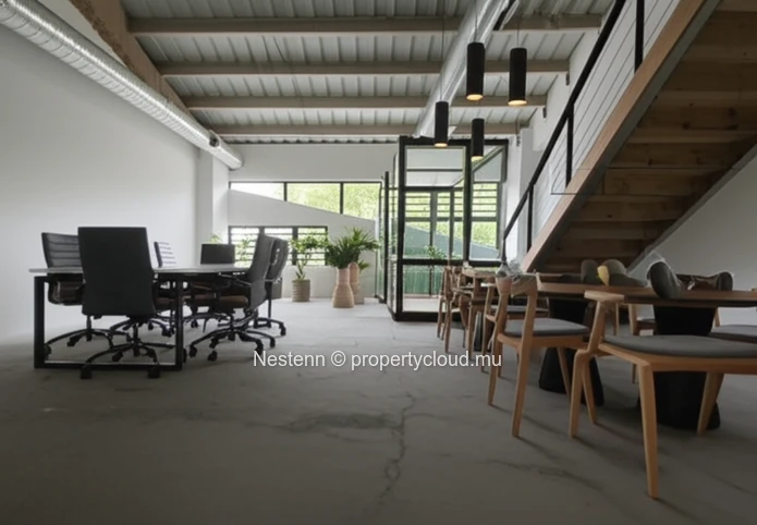 Espace bureaux de 90 m² avec parking