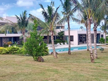 5 Bedroom Villa