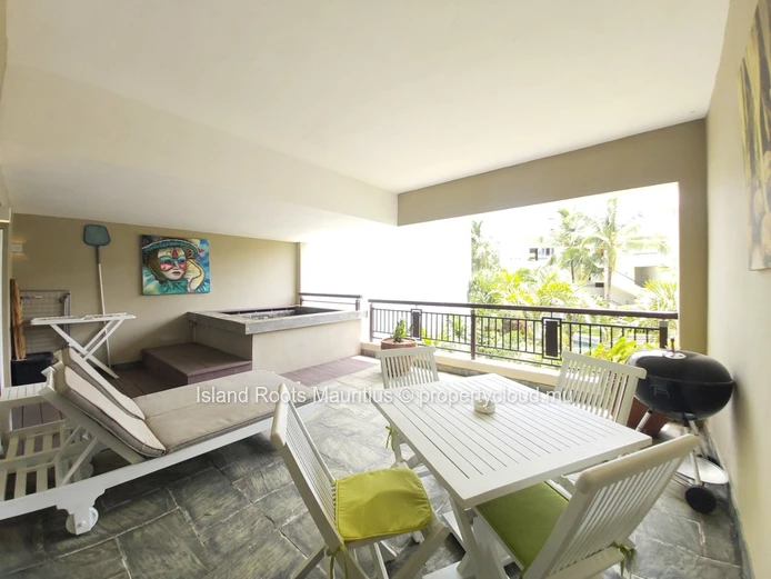 Beautiful apartment located in second position from the beach!