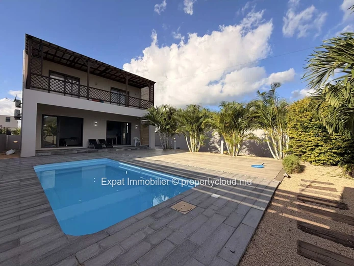 Secure 4-Bedroom Villa with Pool and Stunning Le Morne Views – For Rent in La Gaulette