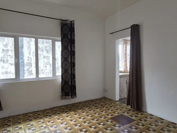 8 Bedroom Building