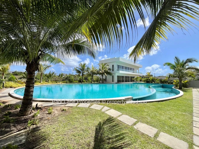 Un penthouse avec vue sur mer à Ki Resort, Péreybère