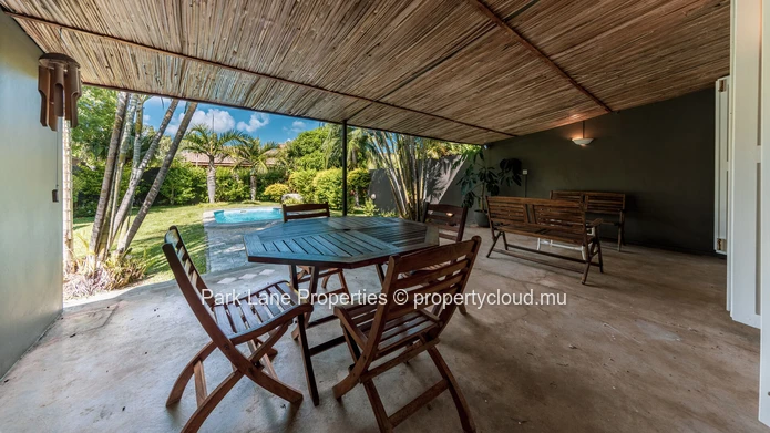 Charmante duplex de style cottage avec piscine privée et vue sur les montagnes