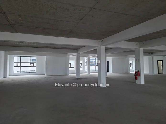 766 m² Office for Sale in Ebene