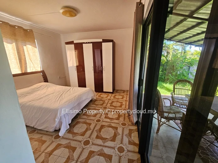 3-Bedroom Duplex for Rent – with Charming Private Garden