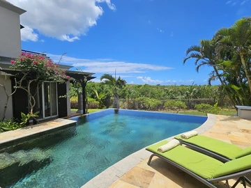 Fully renovated three bedroom Villa 