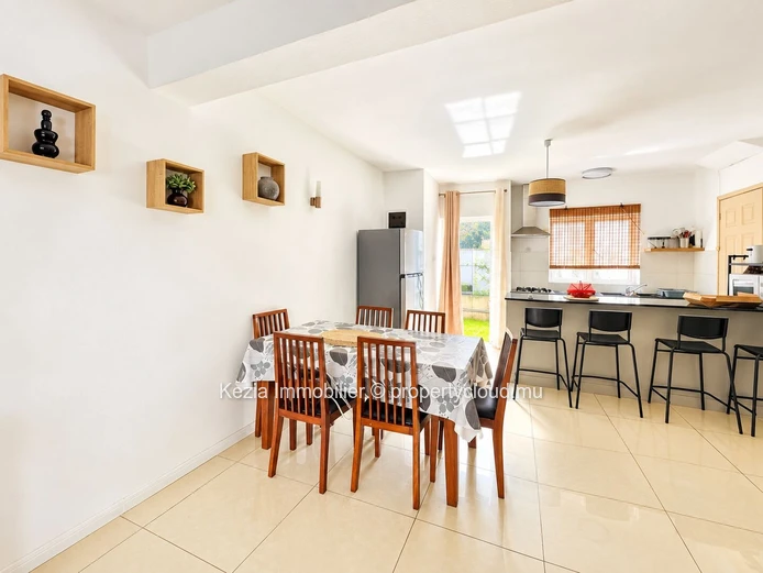 Spacious Triplex With Garden