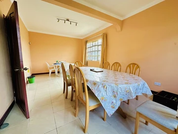 10 Bedroom House