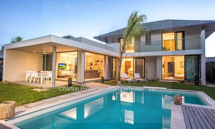 An exceptional villa, a confidential address in the heart of Tamarin