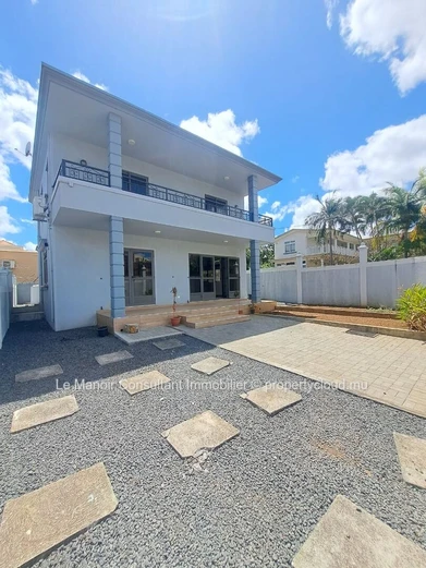Duplex meublé de 3 chambres à louer à Flic en Flac - 130 m²