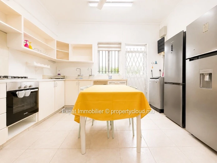 Maison non meublée 4 chambres avec accès direct à la plage – À louer à Tamarin