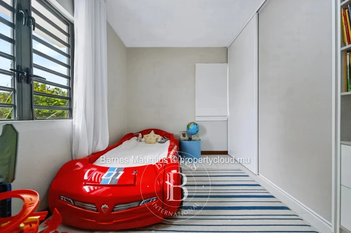 FLORÉAL – Elegant Family Home with Garden - 5 bedrooms