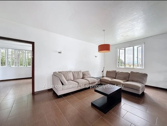 4BR Furnished Rose Hill Home — Retro Tiles, Balcony & Parking
