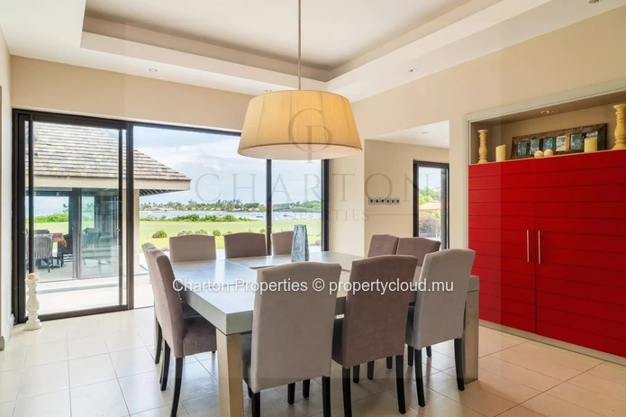 Villa 6 chambres d’exception avec vue panoramique sur le golf et le lagon