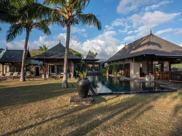 6 Bedroom Villa