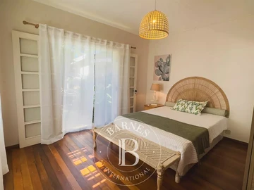 5 Bedroom Villa