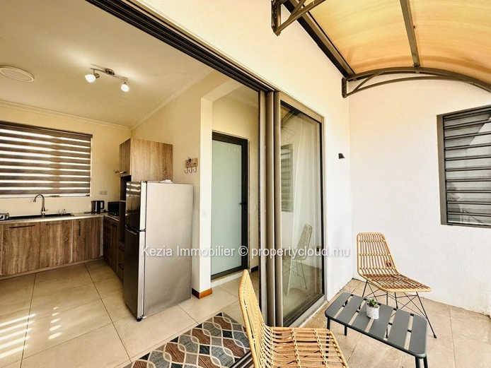 The Charm Of A Small Condominium A Stone's Throw From The Lagoon