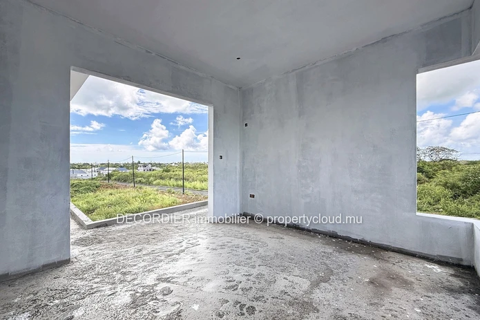 À Vendre – Maison moderne avec piscine