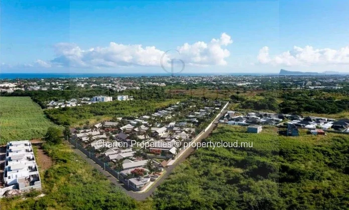 Single-story 3-bedroom villa with private pool in an exclusive residential estate in Grand Baie