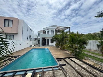 4 Bedroom Villa