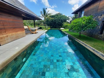 5 Bedroom Villa