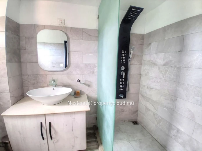 Triplex 3 chambres avec piscine commune – Grand Gaube