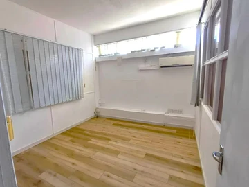 Bureau de 3 Chambres